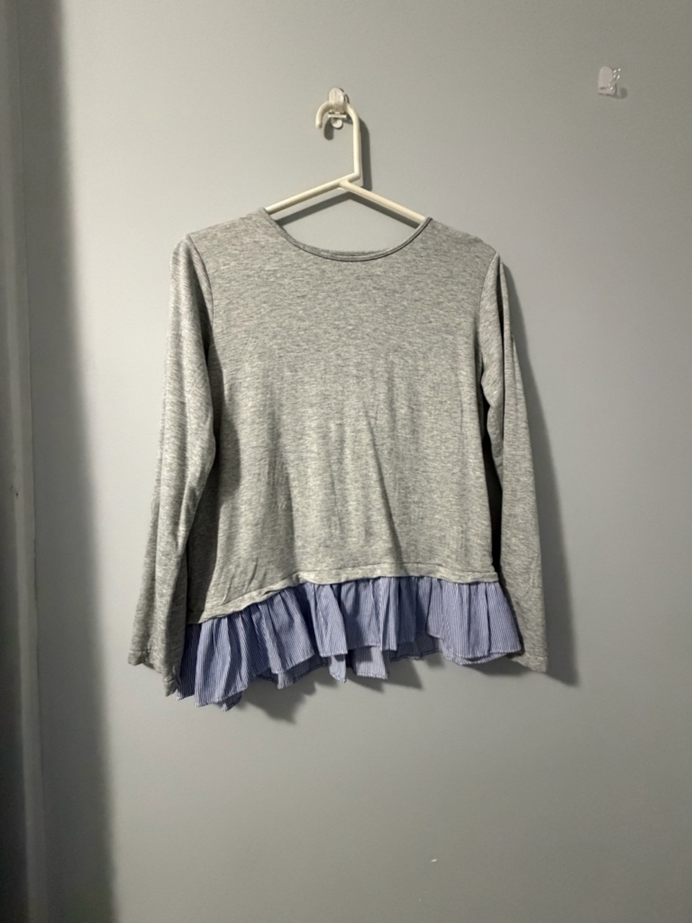 Vineyard Vines Heather Gray Long Sleeve Peplum Top with Blue Ruffle Hem XL 16